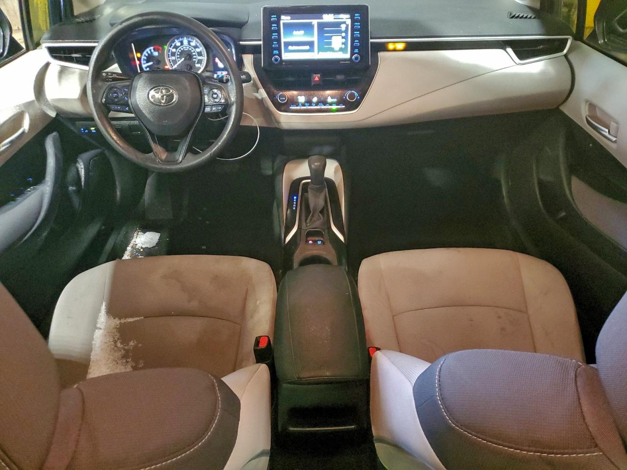 2021 TOYOTA COROLLA LE photo 8