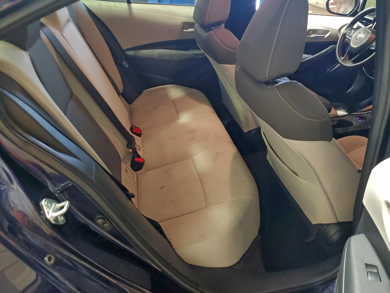 2021 TOYOTA COROLLA LE photo 10