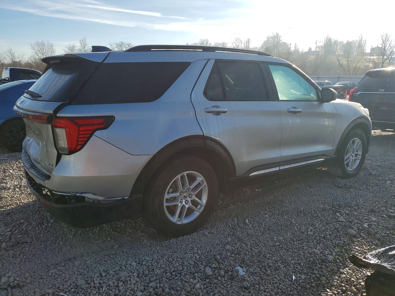 2025 FORD EXPLORER ACTIVE photo 3
