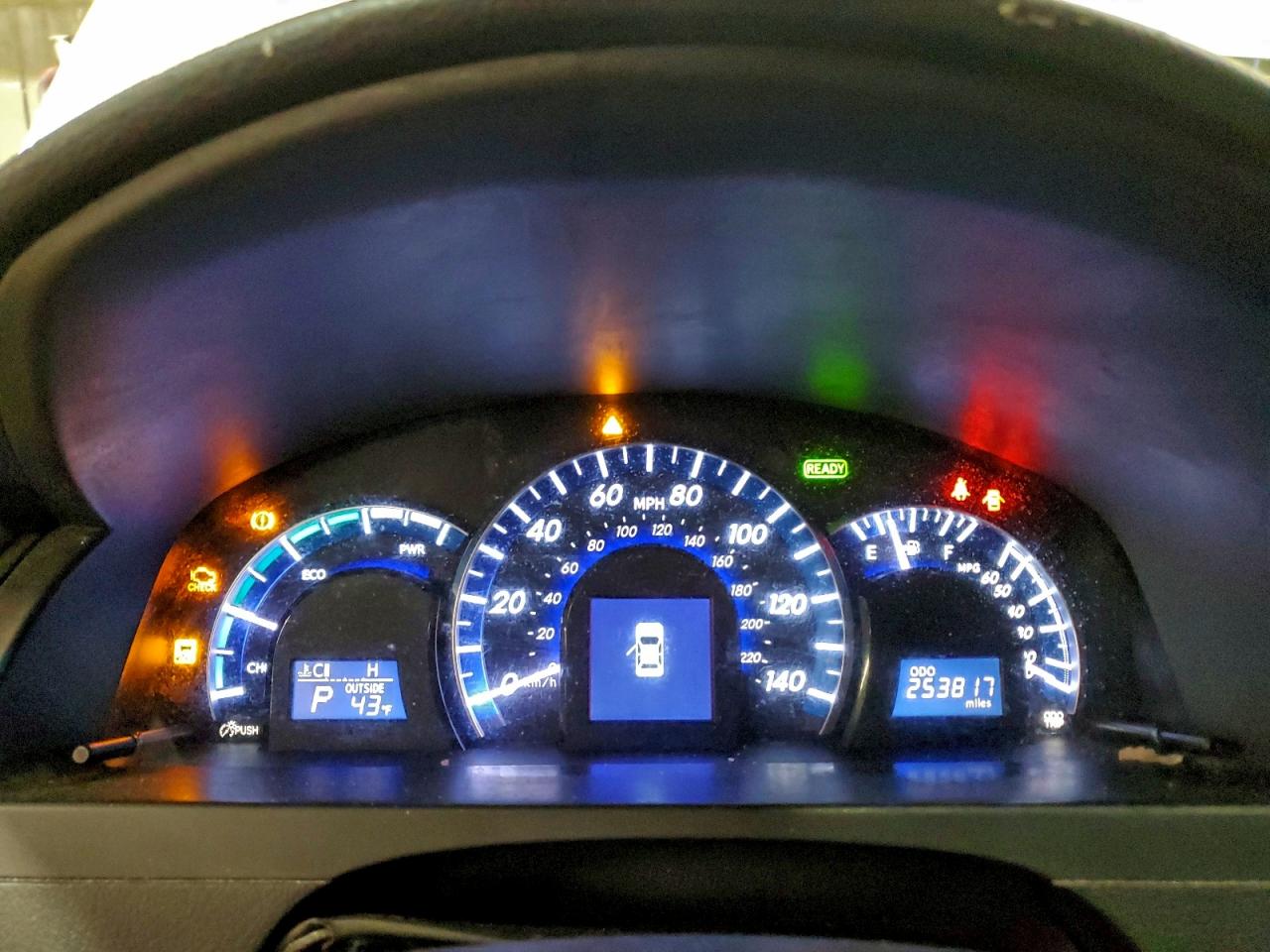 2014 TOYOTA CAMRY HYBRID photo 9