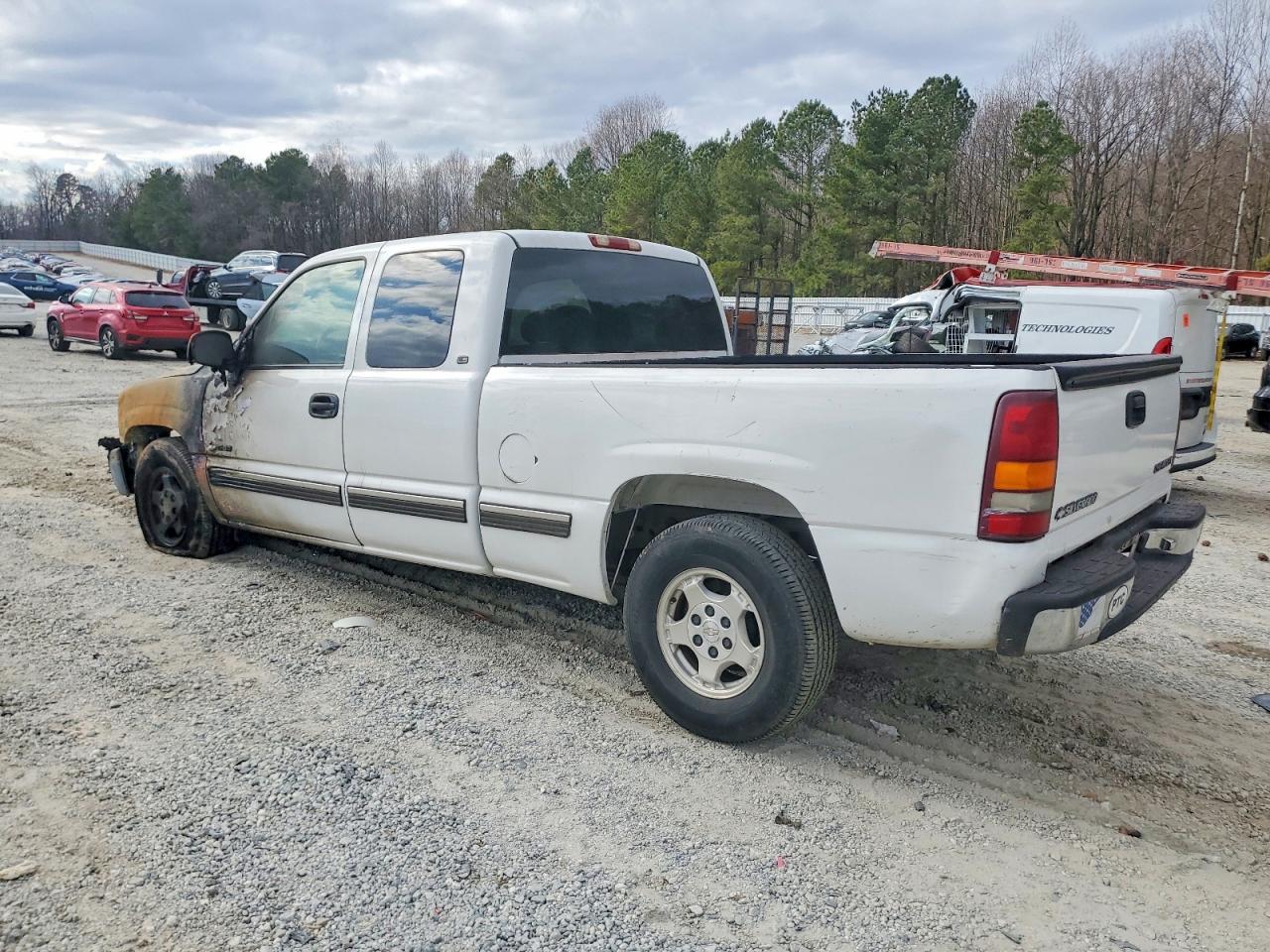 2000 CHEVROLET SILVERADO C1500 photo 2