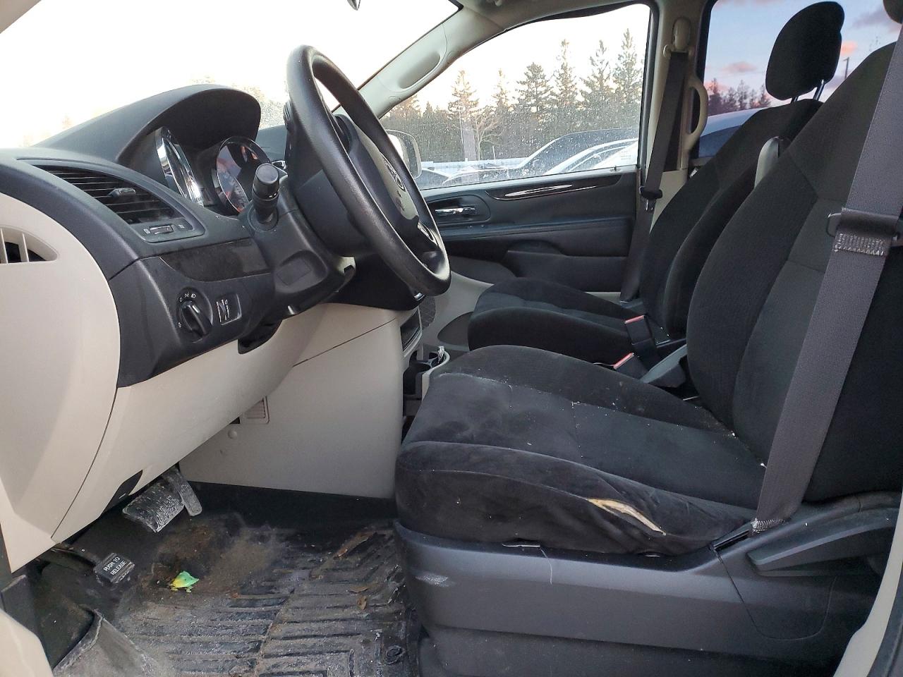 2015 DODGE GRAND CARAVAN SE photo 7