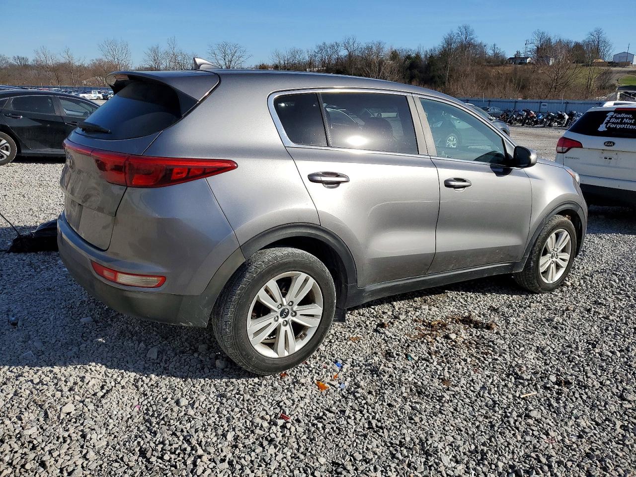 2017 KIA SPORTAGE LX photo 3