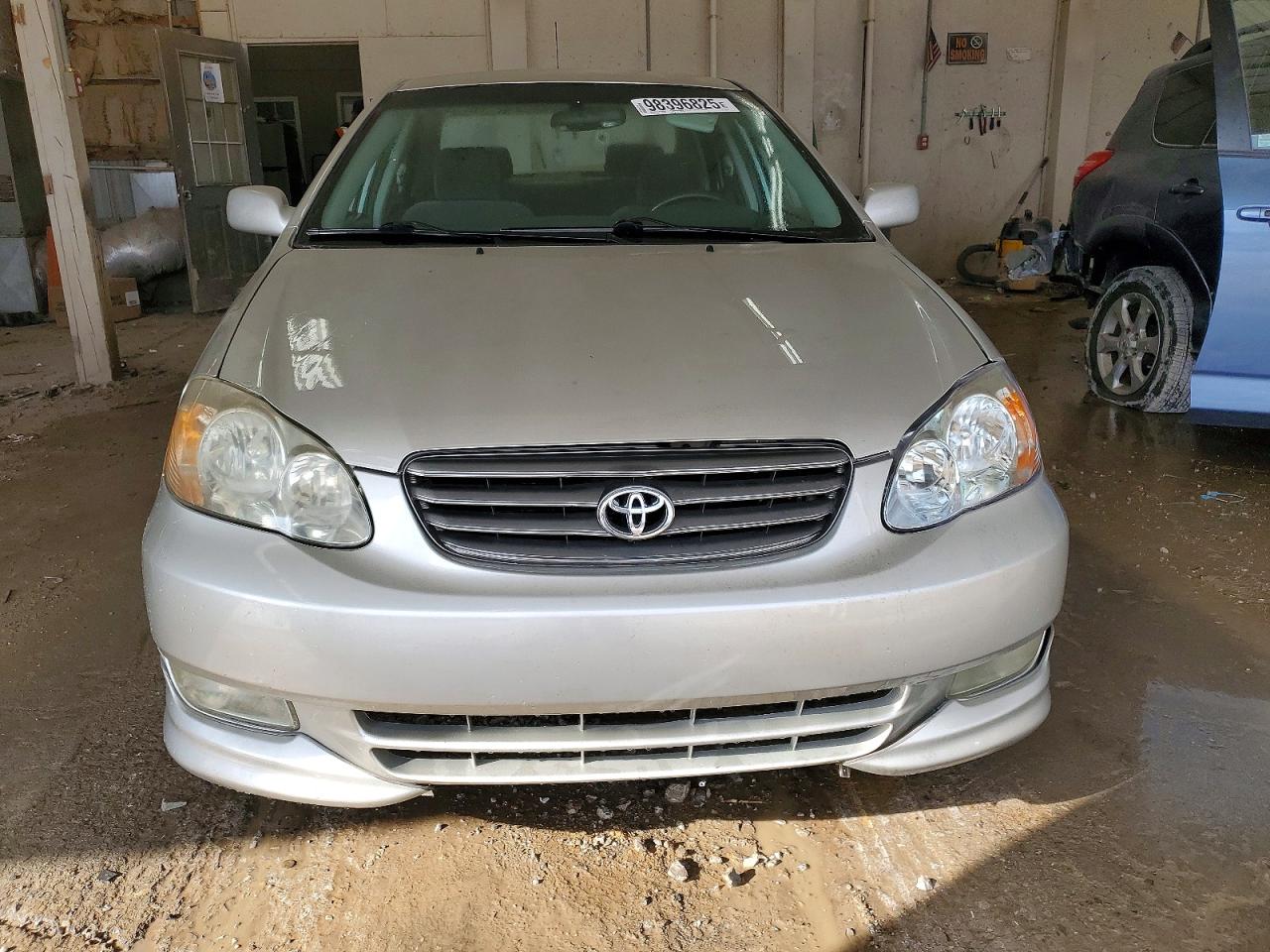 2004 TOYOTA COROLLA S photo 9