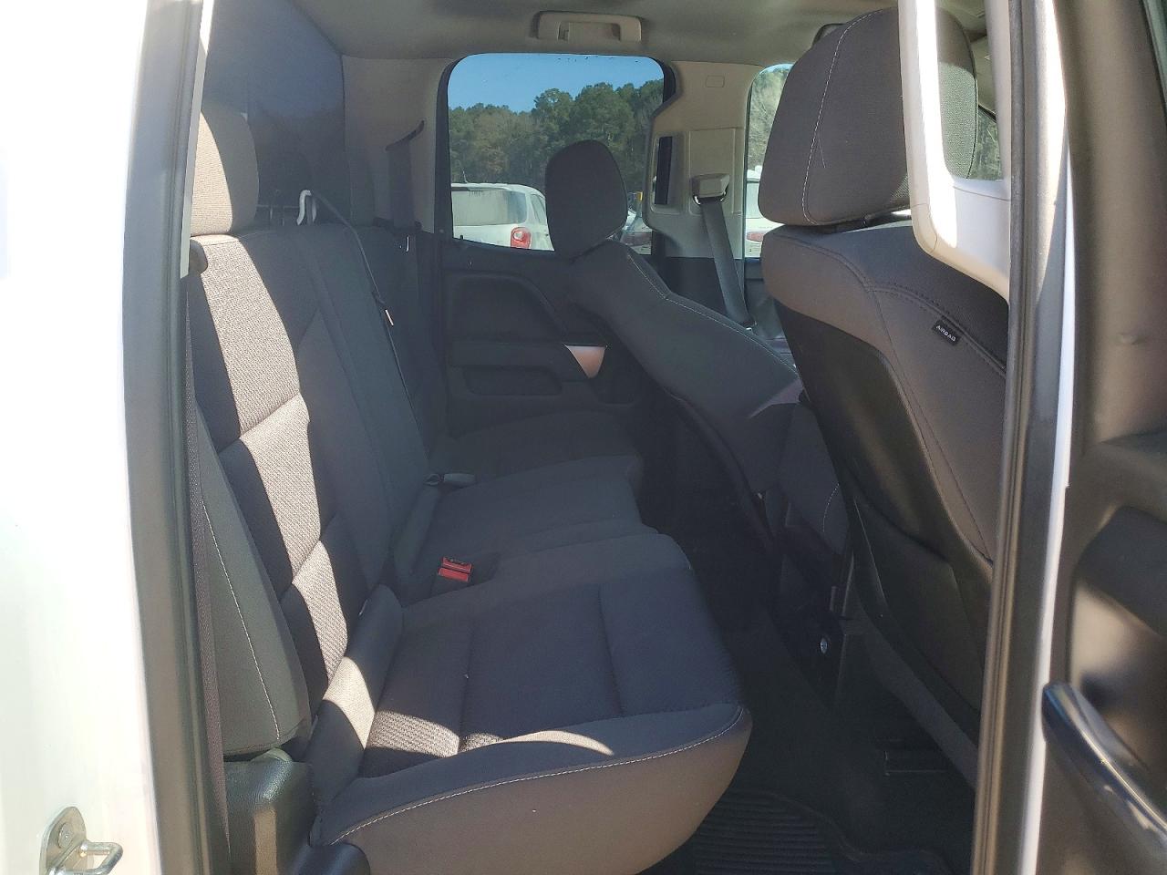 2015 CHEVROLET SILVERADO C1500 LT photo 10
