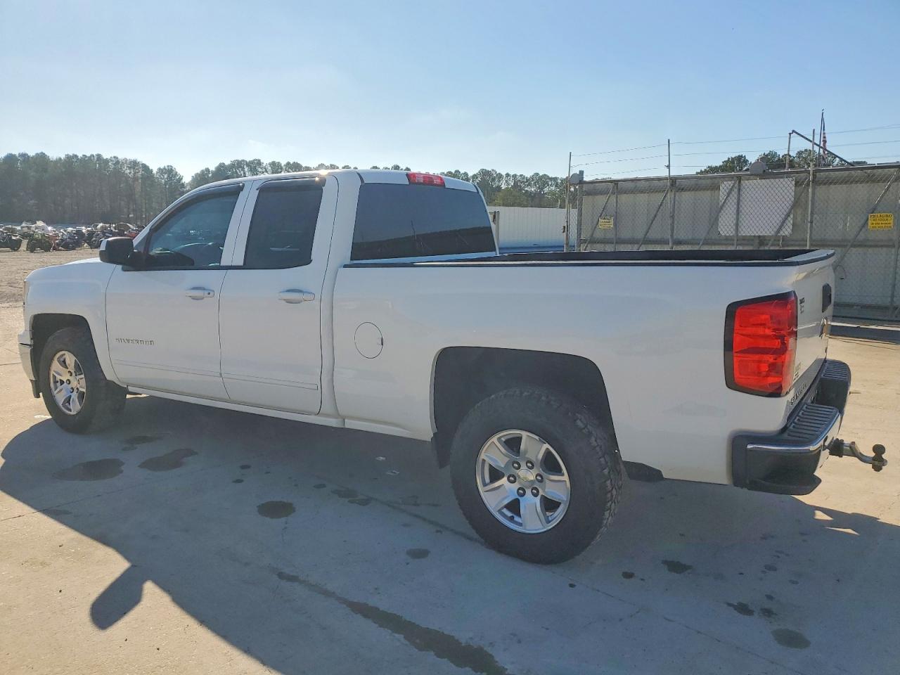 2015 CHEVROLET SILVERADO C1500 LT photo 2