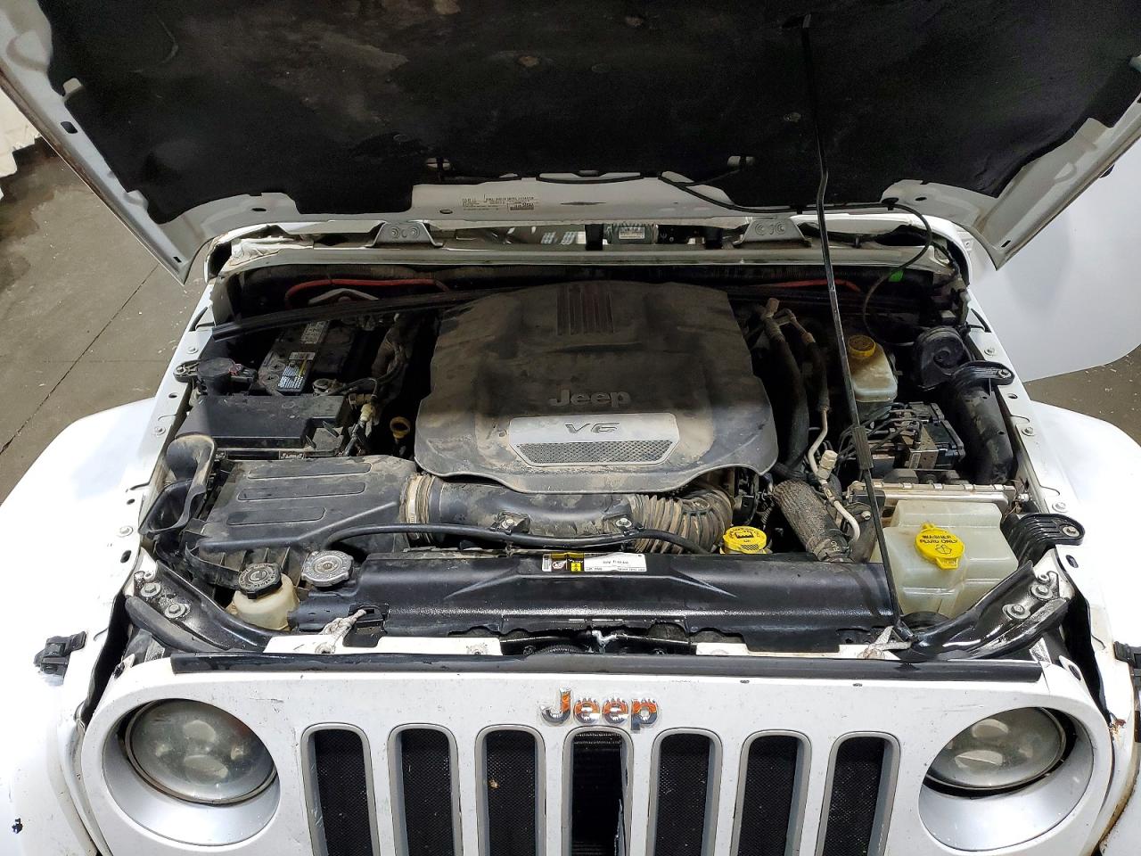 2016 JEEP WRANGLER UNLIMITED SAHARA photo 12