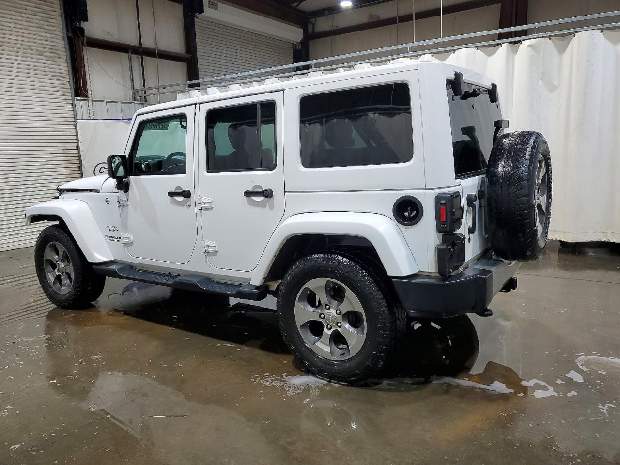 2016 JEEP WRANGLER UNLIMITED SAHARA photo 2