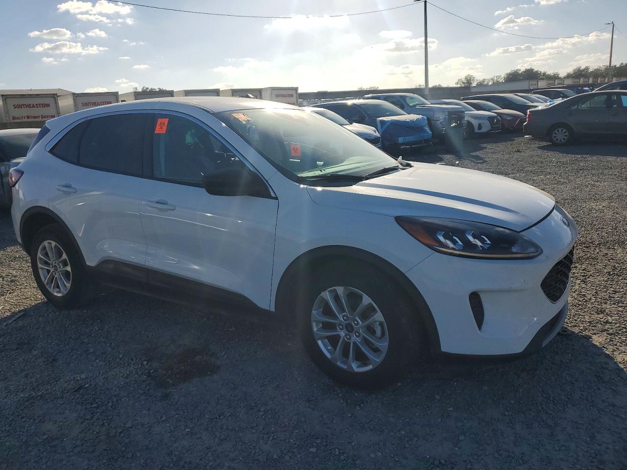 2022 FORD ESCAPE SE photo 4