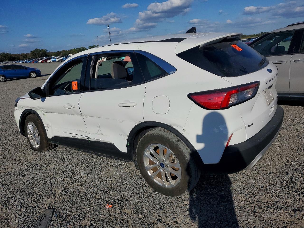 2022 FORD ESCAPE SE photo 2