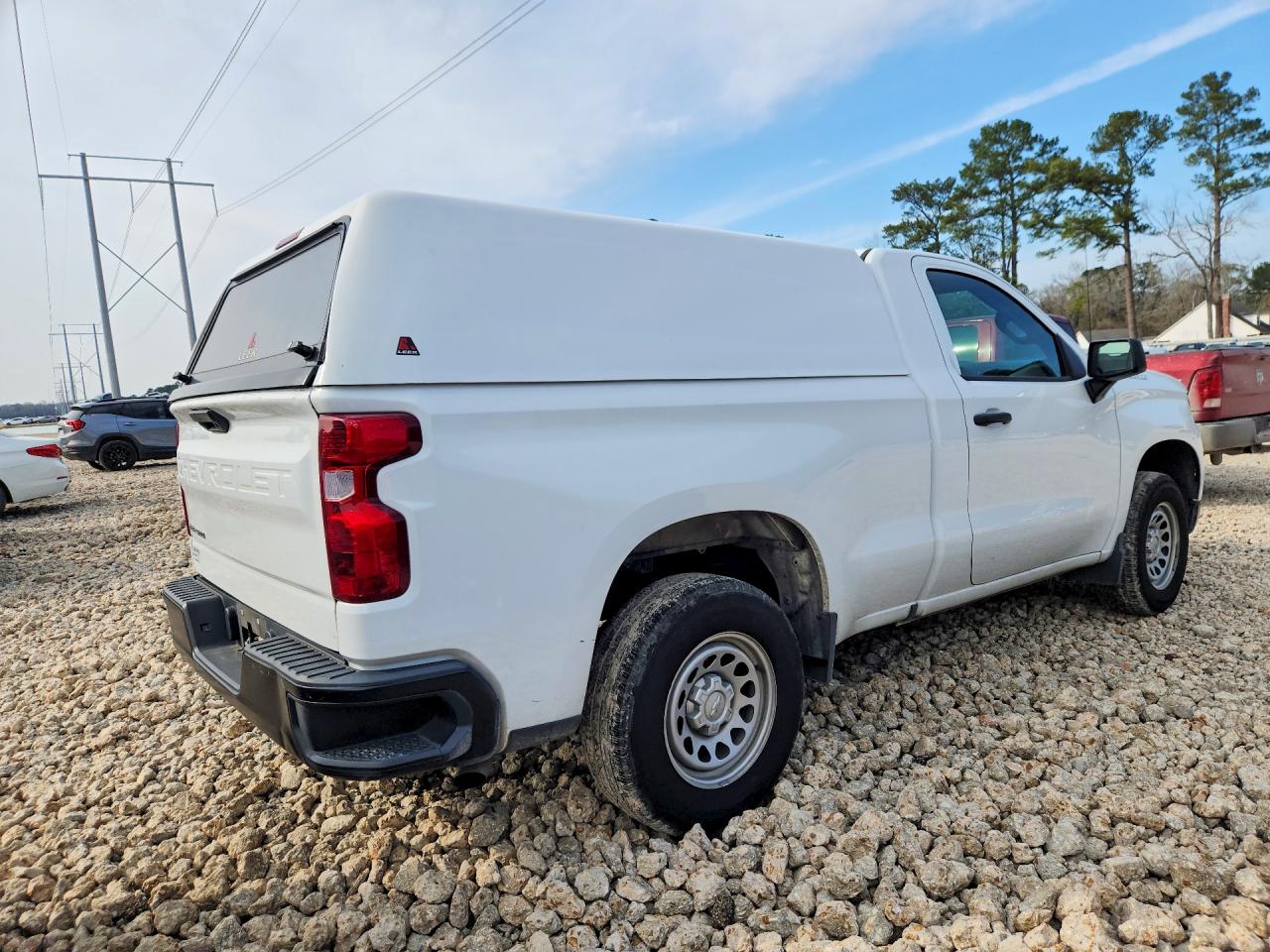2023 CHEVROLET SILVERADO C1500 photo 3