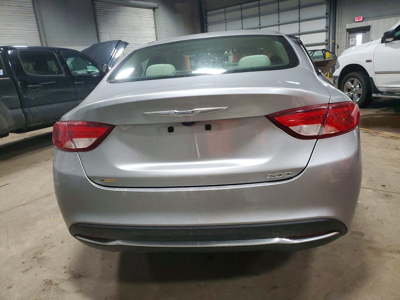 2016 CHRYSLER 200 LIMITED photo 6