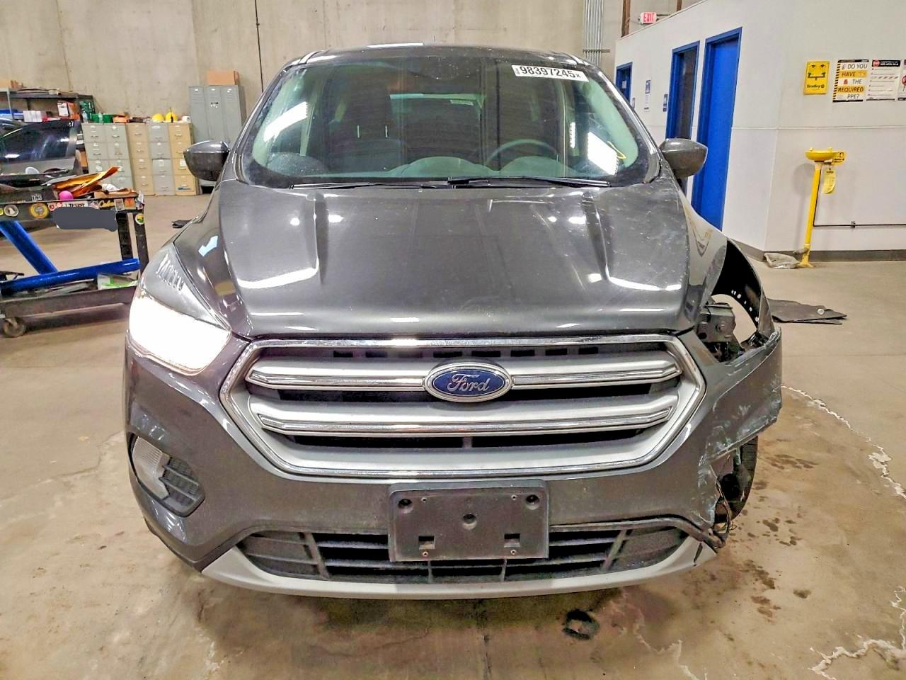 2017 FORD ESCAPE SE photo 5