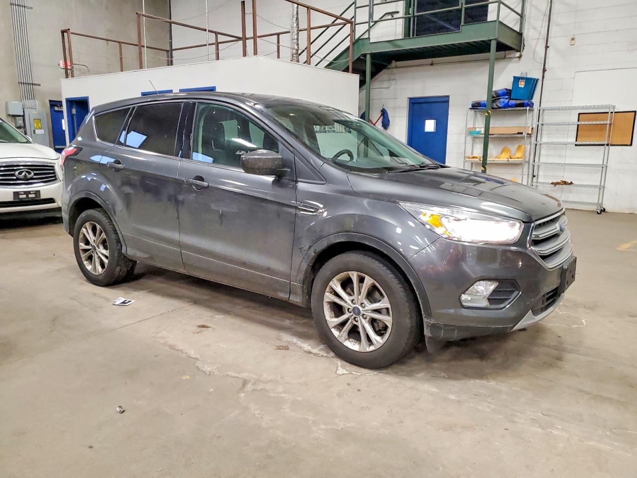 2017 FORD ESCAPE SE photo 4