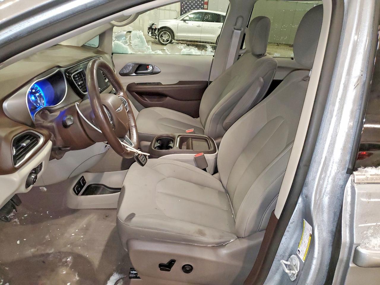 2019 CHRYSLER PACIFICA TOURING PLUS photo 7