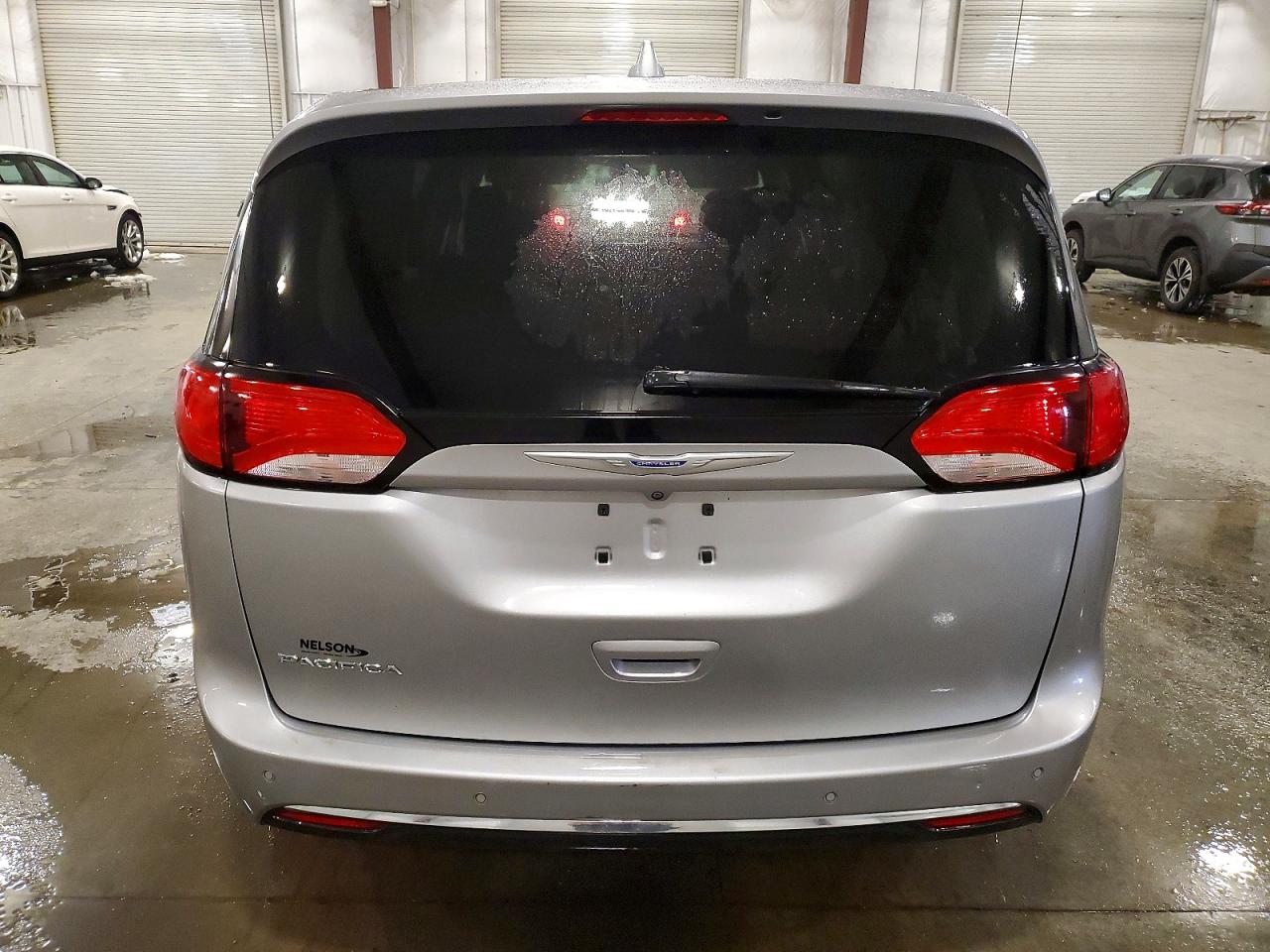 2019 CHRYSLER PACIFICA TOURING PLUS photo 6