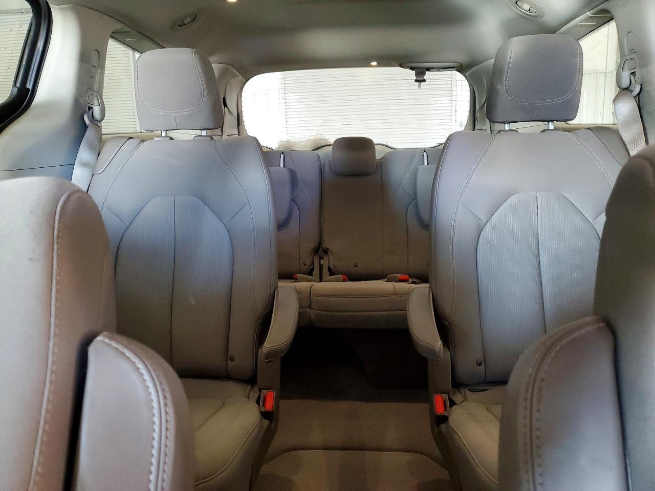2019 CHRYSLER PACIFICA TOURING PLUS photo 10