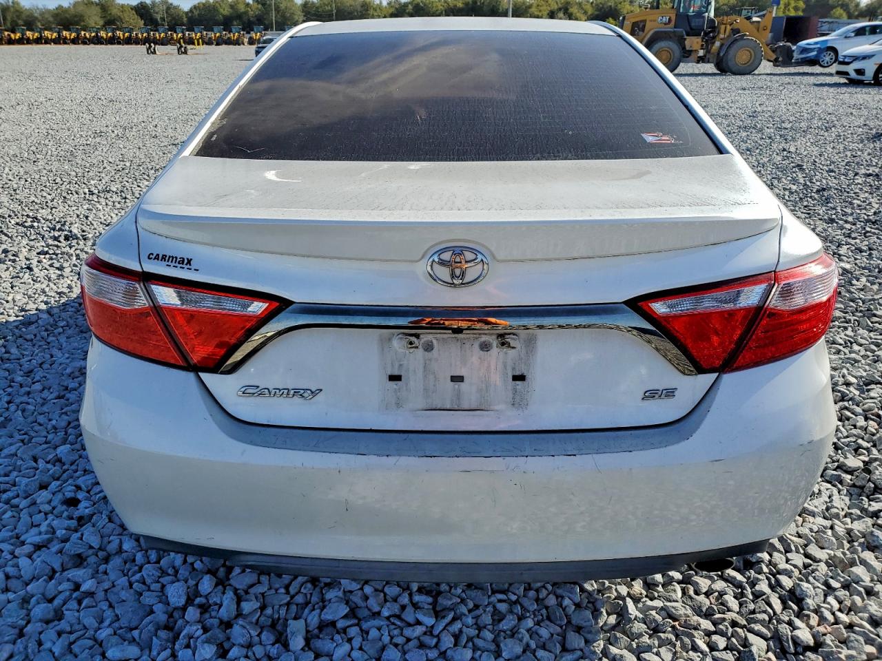 2017 TOYOTA CAMRY LE photo 6