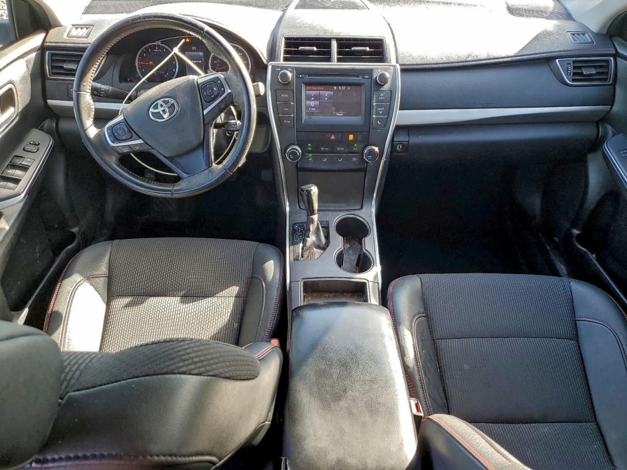 2017 TOYOTA CAMRY LE photo 8