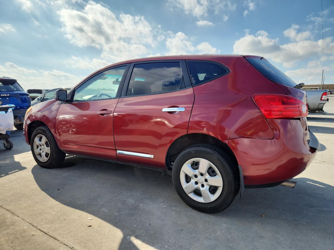 2013 NISSAN ROGUE S photo 2