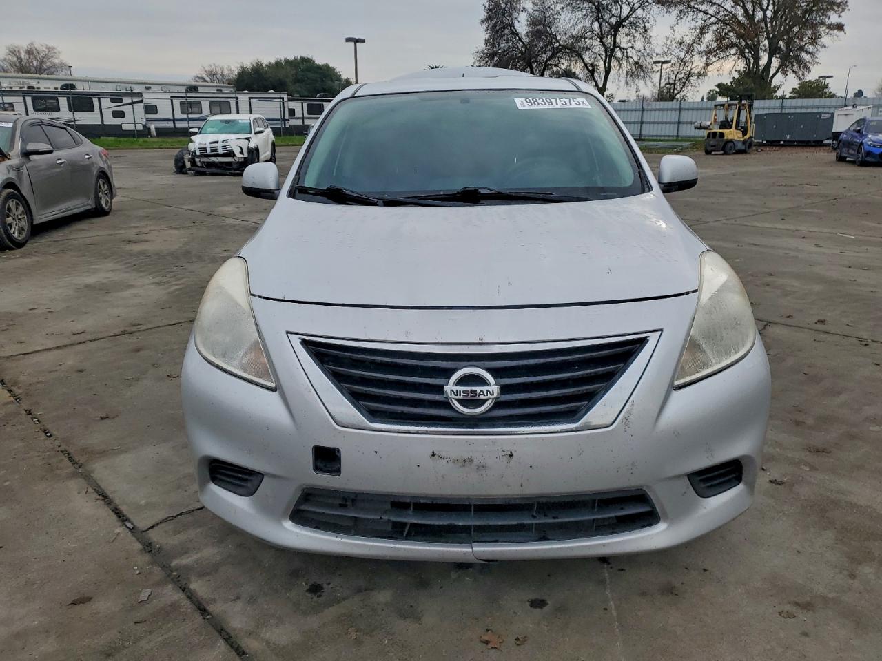2014 NISSAN VERSA S photo 5