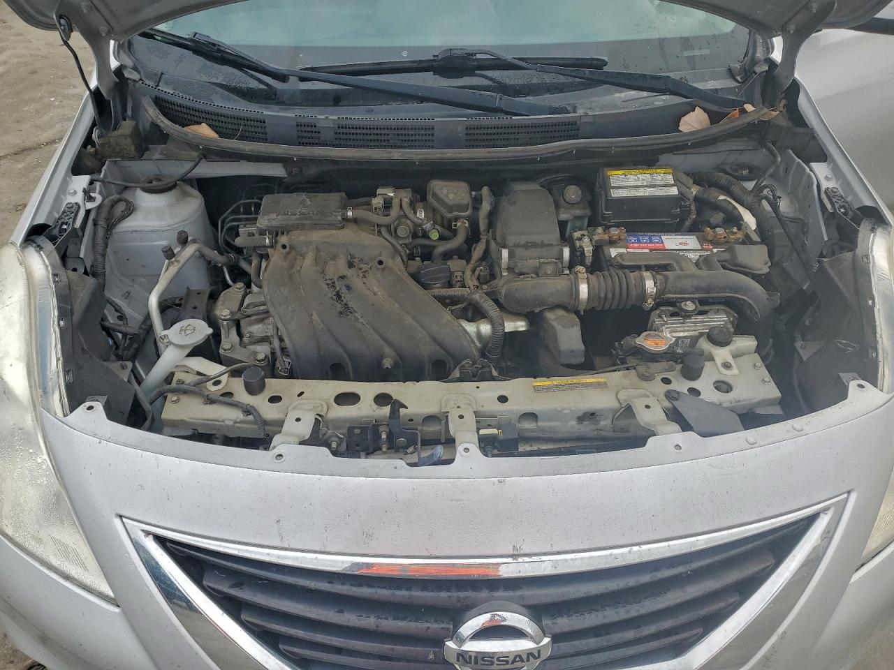 2014 NISSAN VERSA S photo 11