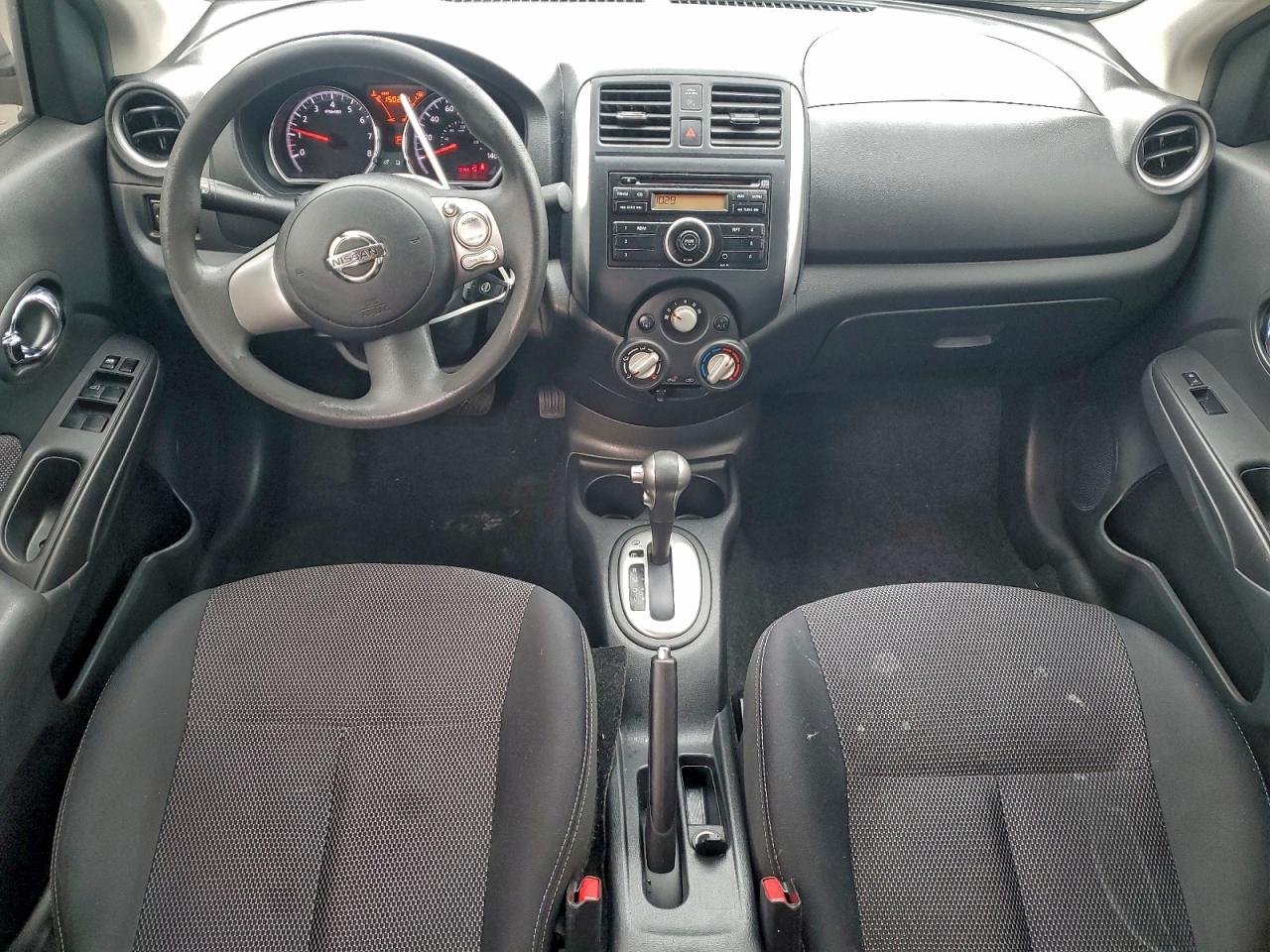 2014 NISSAN VERSA S photo 8