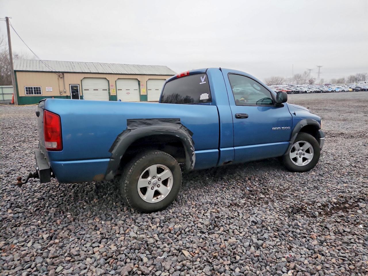 2004 DODGE RAM 1500 ST photo 3