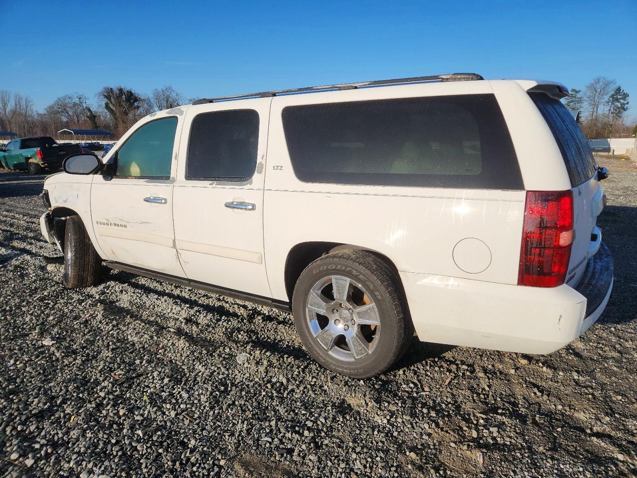 2007 CHEVROLET SUBURBAN C1500 photo 2