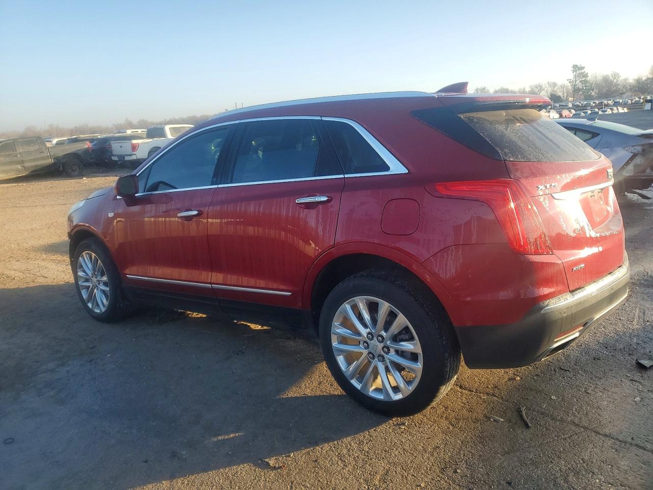 2019 CADILLAC XT5 PLATINUM photo 2