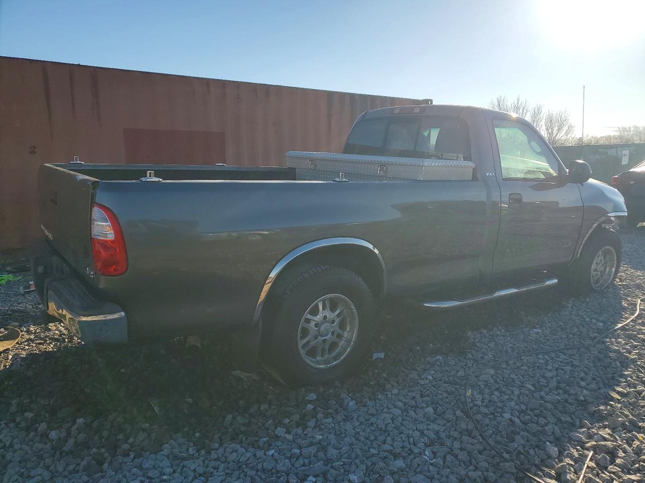 2005 TOYOTA TUNDRA photo 3