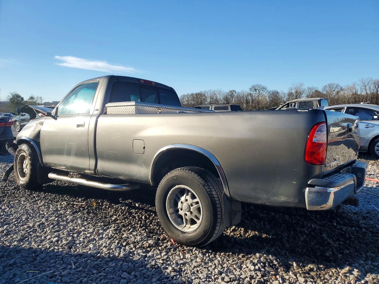 2005 TOYOTA TUNDRA photo 2