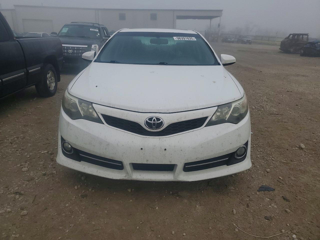 2014 TOYOTA CAMRY L photo 5