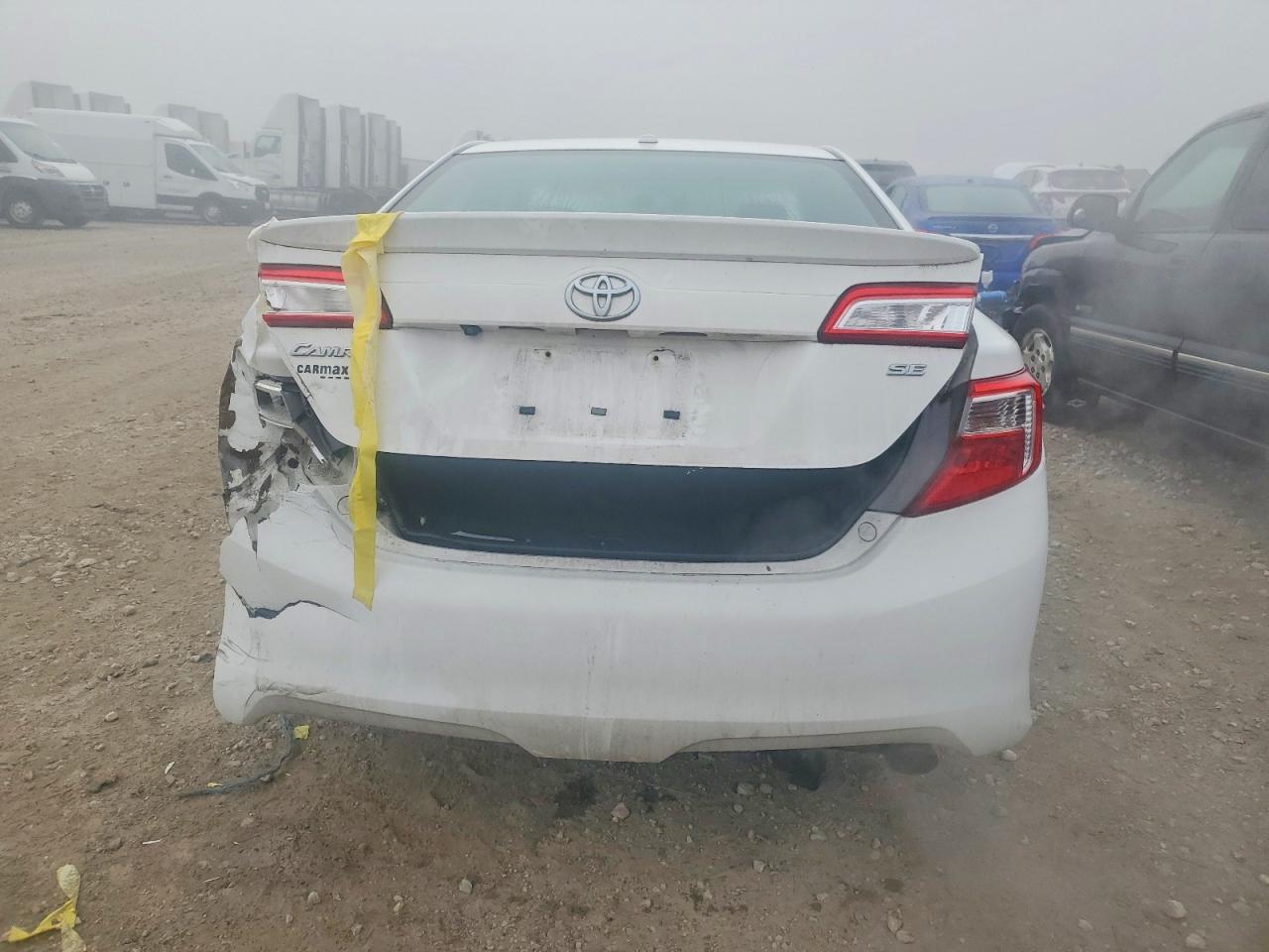 2014 TOYOTA CAMRY L photo 6