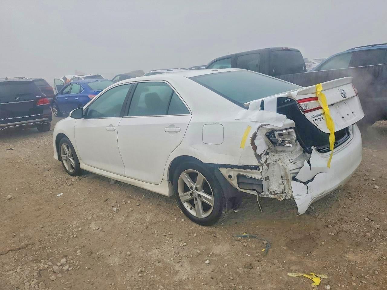 2014 TOYOTA CAMRY L photo 2