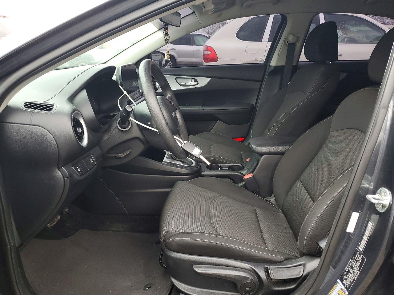 2023 KIA FORTE LX photo 7