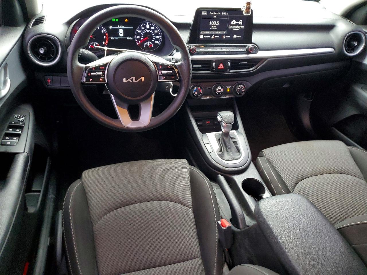 2023 KIA FORTE LX photo 8