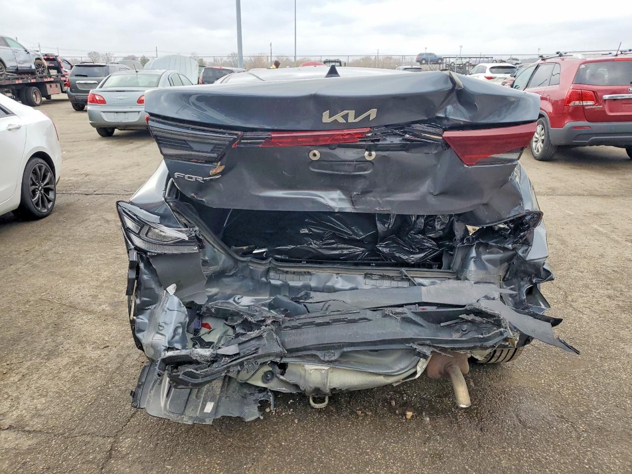 2023 KIA FORTE LX photo 6