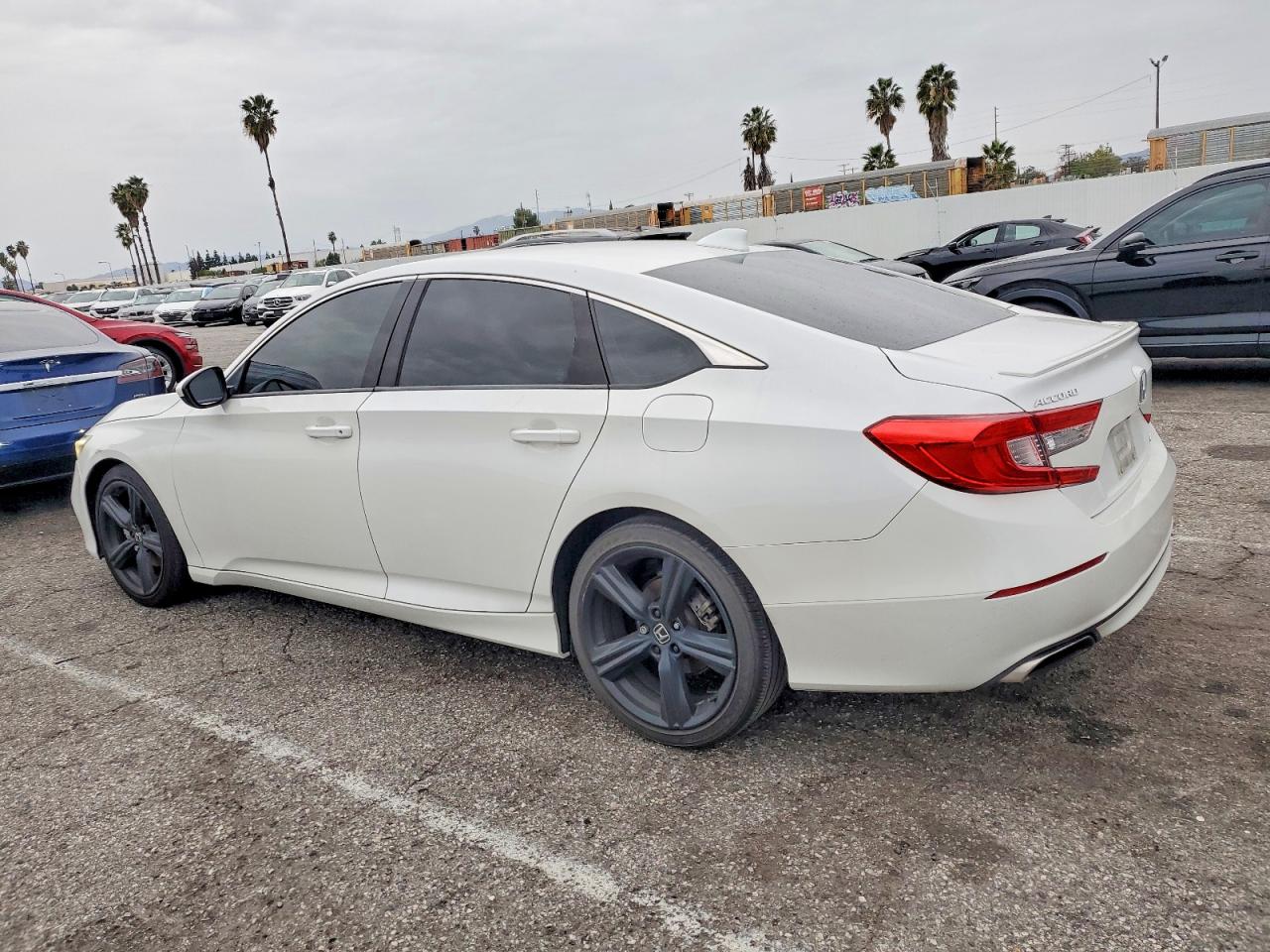 2018 HONDA ACCORD SPORT photo 2