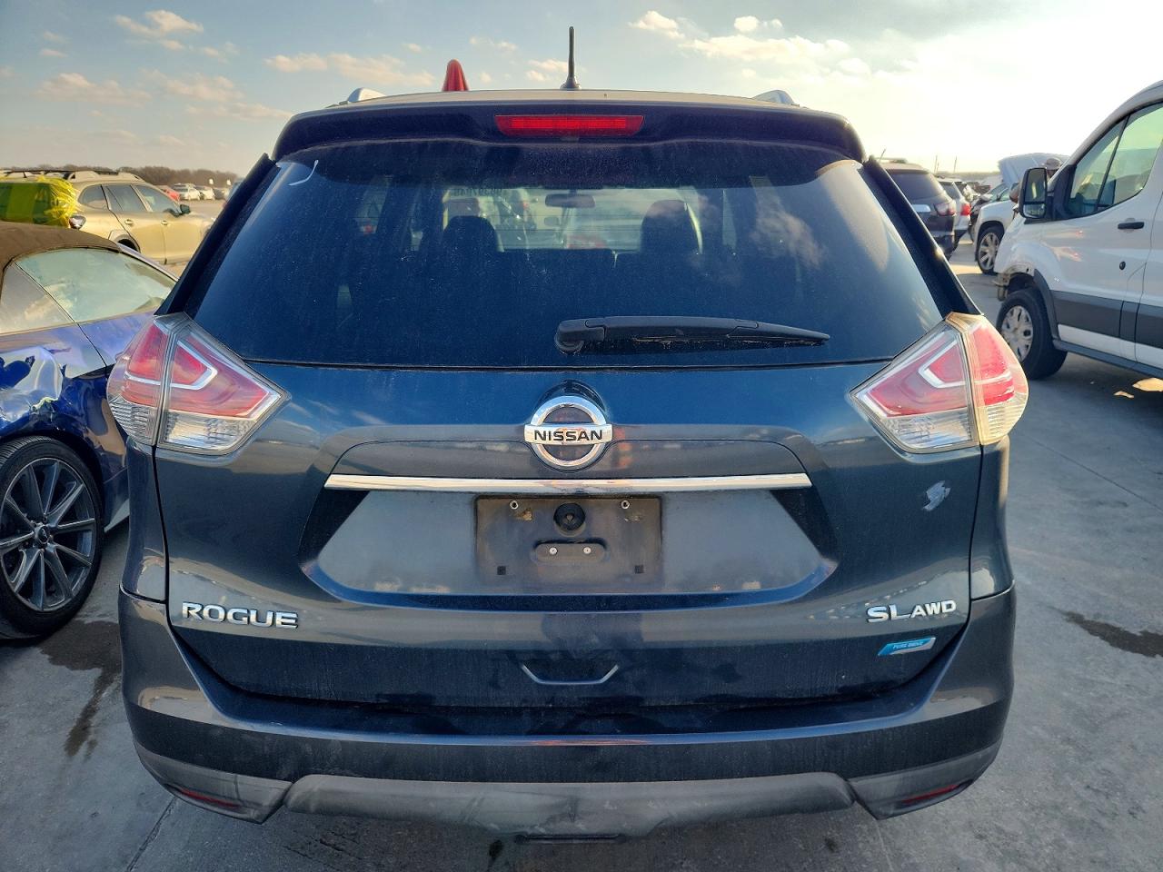 2014 NISSAN ROGUE S photo 6