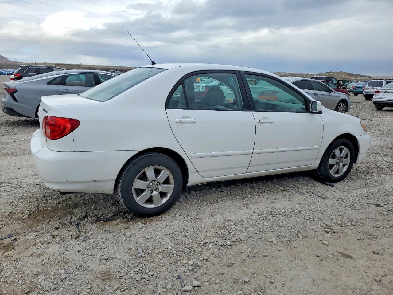 2006 TOYOTA COROLLA CE photo 3