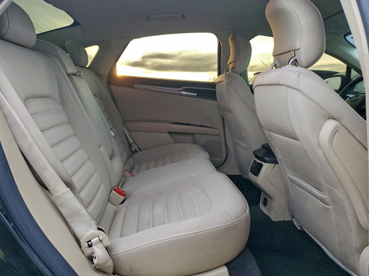 2014 FORD FUSION SE photo 10
