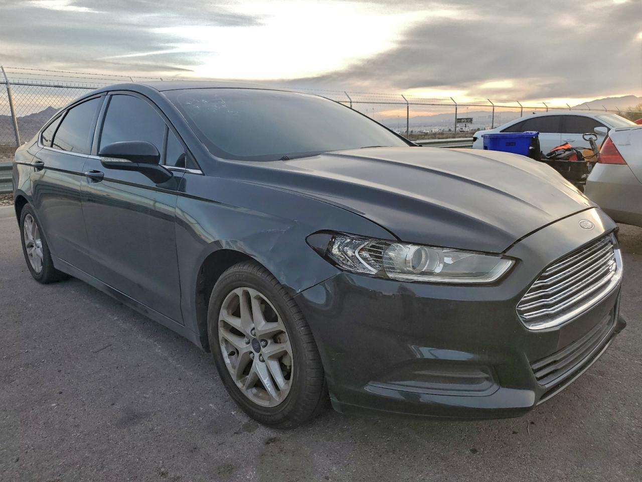 2014 FORD FUSION SE photo 4