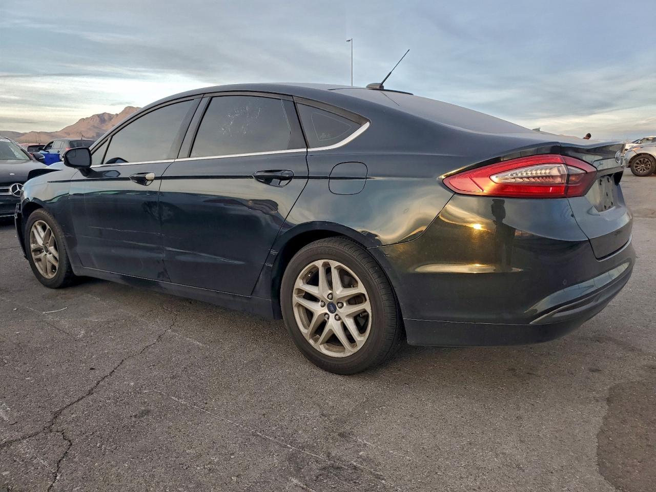 2014 FORD FUSION SE photo 2