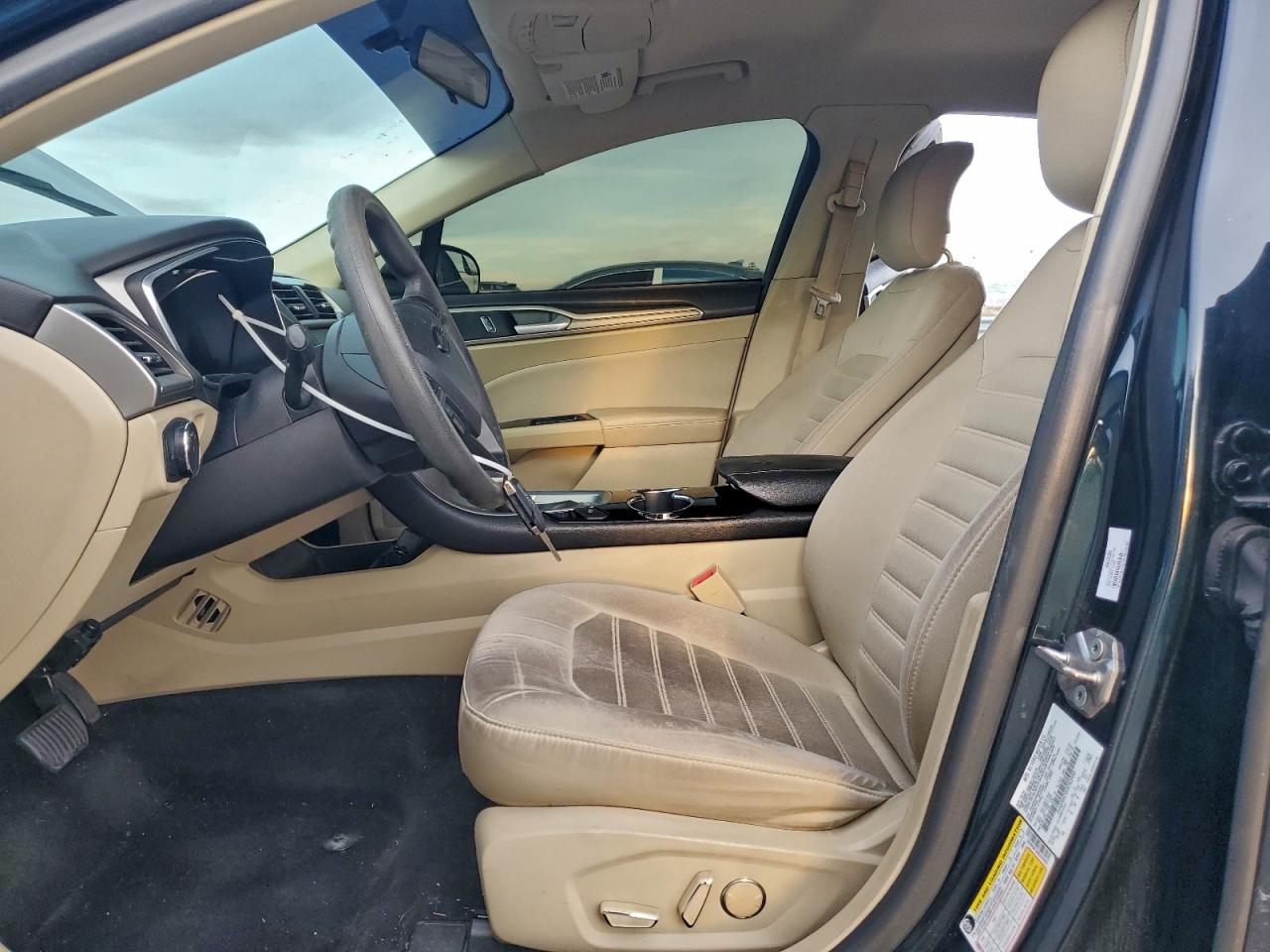 2014 FORD FUSION SE photo 7