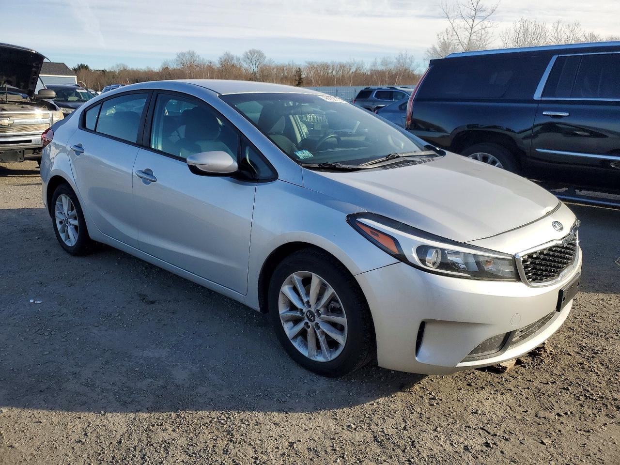 2017 KIA FORTE LX photo 4