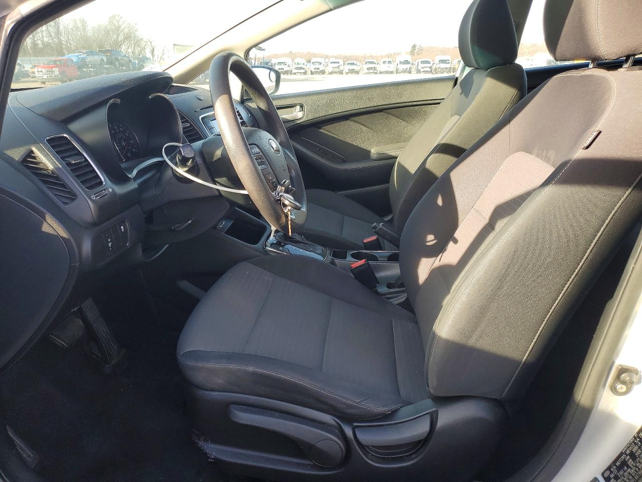 2017 KIA FORTE LX photo 7