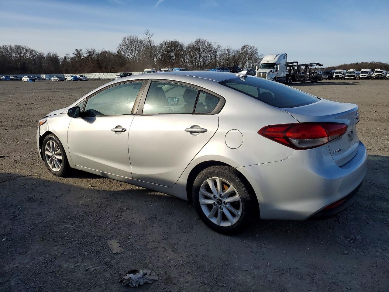 2017 KIA FORTE LX photo 2