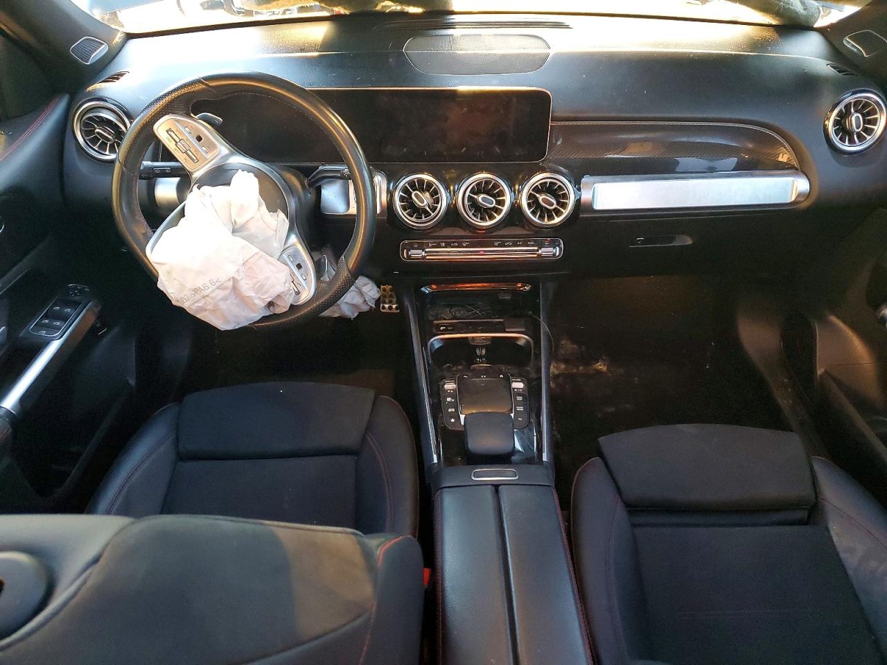 2021 MERCEDES-BENZ GLB 250 4MATIC photo 8