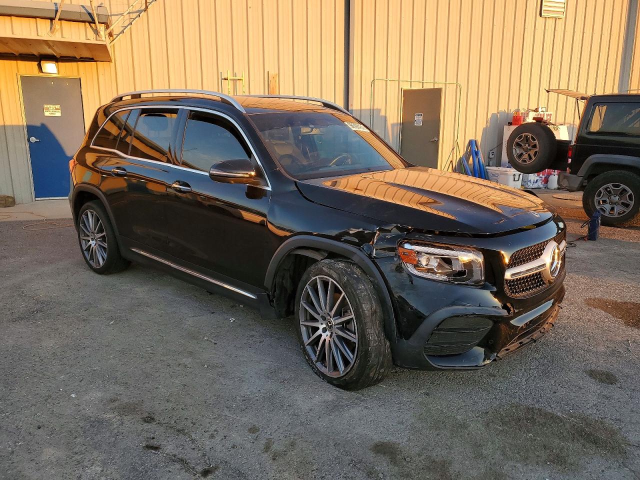 2021 MERCEDES-BENZ GLB 250 4MATIC photo 4